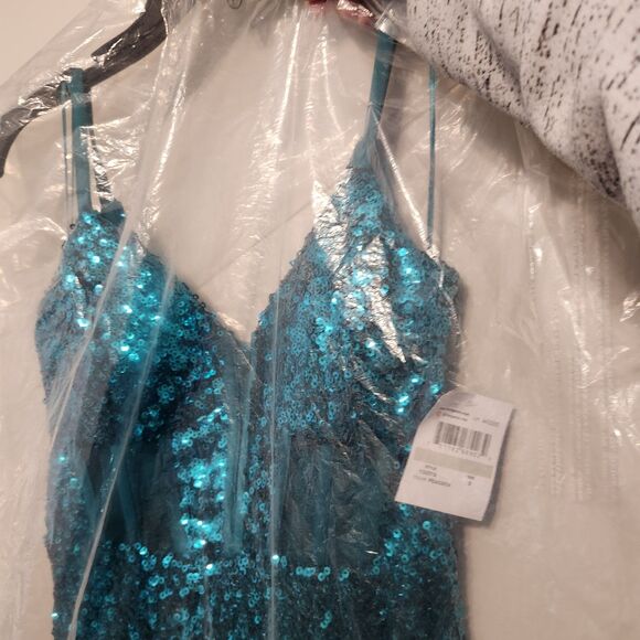 Morgan & Co. Juniors Sequined Gown Corset Bodice Side Slit Peacock Dress, Size 0 - Picture 4 of 6